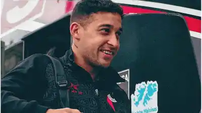 Se la jugó con la cara: la atajada de Castet que sostuvo el 2-0 de Colón en Bolívar