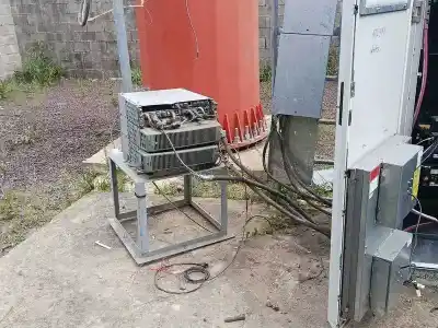 El video del empleado lo delató: lo esperaban con los cables en la mano