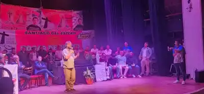 Cinco jóvenes del Hogar de Cristo cerraron su recuperación y el Cine Renzi se vino abajo