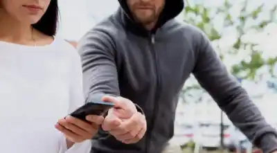 Roban 900 celulares en Salta y la Policía ya devolvió un centenar: el código de 15 dígitos que lo hace posible