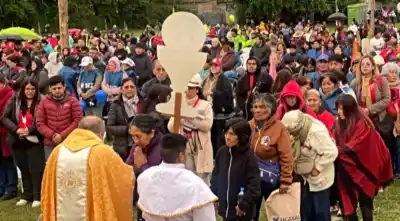 La lluvia no los frenó: 10.000 fieles en La Silleta y el mensaje de Cargnello que sorprendió a todos