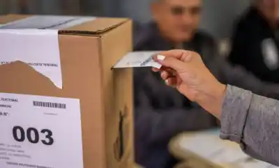 Seis intendencias en juego y una familia que no suelta el poder: quién pelea qué en 2027