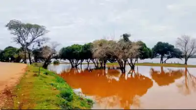 El río Uruguay no da tregua en Santo Tomé: el dato que preocupa a todos de cara al fin de semana