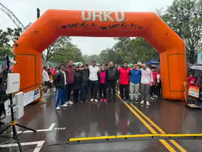 La lluvia no los frenó: corrieron 7 kilómetros por los chicos del Hospital Materno Infantil