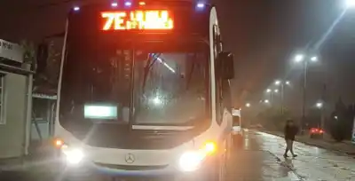 Viajaba en el 7E, se descompensó y murió: la familia busca a los pasajeros que la vieron