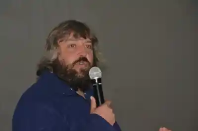 El plan que Cáritas quiere llevar al Hogar Madre del Puente Carretero junto al padre Pepe