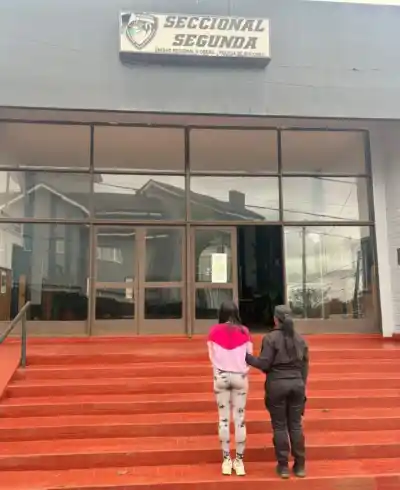 Fue a verlo a su ex, no le abrió la puerta y terminó detenida por lo que hizo en la calle