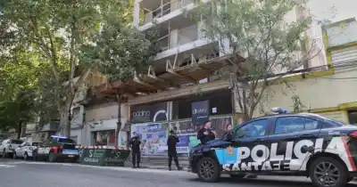 Cayó desde el tercer piso con balde y todo: el dramático accidente que dejó a un obrero en grave estado