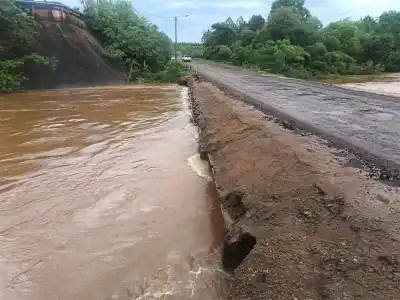 Misiones: dos puentes volvieron a abrir, pero todavía quedan cinco cortados