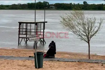 El río subió en La Paz y una familia se fue de su casa: a cuánto está del alerta