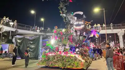 Las carrozas de la FNE que terminaron exhibidas en Japón y nadie lo esperaba