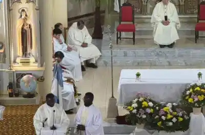 Dos religiosos dan un paso clave en la Catedral de Paraná, pero la comunidad que los forma ya no tiene presencia en la ciudad