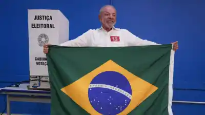 Lula votó y apuntó contra Bolsonaro: "Lo educaron para mentir"