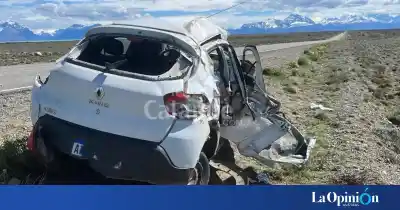 Dos rionegrinas rumbo a El Chaltén terminaron a los tumbos: las fotos del auto y lo que las salvó