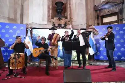 El Senado se vistió de Tucumán: el videojuego y la randa que sorprendieron en Buenos Aires