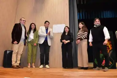 Fernández le puso su nombre al escenario mayor: quién era el maestro que se ganó ese lugar