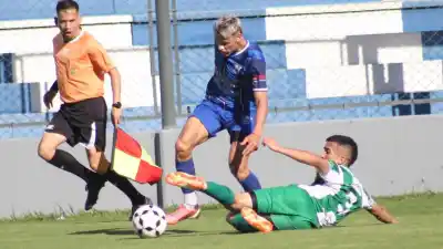 Pegó rápido el Azul, pero Desamparados le apagó el festejo en Pocito
