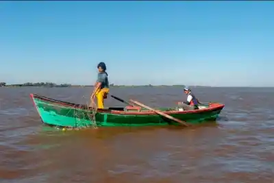 Colón: pescadores del río Uruguay, citados a una jornada que define su futuro laboral