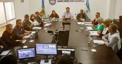 Santa Cruz: los docentes vuelven a sentarse a negociar y ya tienen fecha para el reclamo