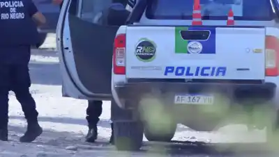 Allen: bajó de un auto gris, disparó y huyó a toda velocidad; la mujer de 35 años no llegó viva al hospital