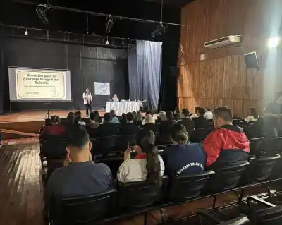 Puerto Esperanza sumó a policías y bomberos a una red para detectar señales de crisis emocional