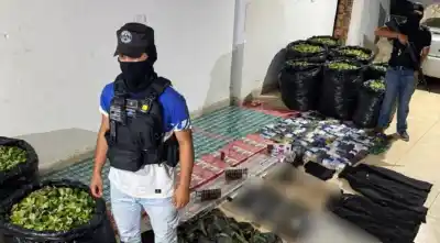 Vestidos de policías, asaltaban en la frontera: lo que encontraron en los allanamientos
