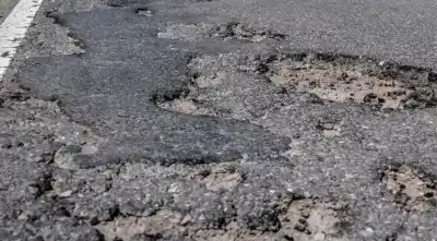 La ruta 24 que une Cerrillos y Quijano se rompe y nadie la arregla
