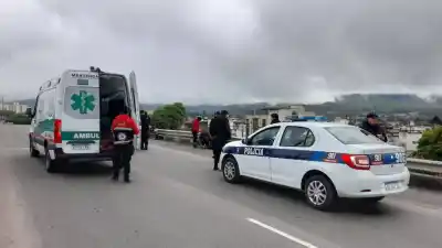 Dos heridos tras un choque en Savio y una maniobra que llamó la atención de la Policía