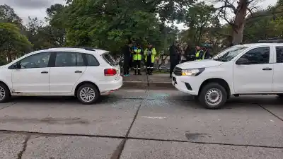 Tres autos chocaron en la rotonda del Penal de Gorriti y el tránsito colapsó