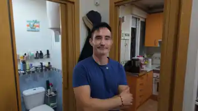 Vive en un departamento de 15 m2 en Madrid y paga 525 euros: por qué dice que tuvo suerte
