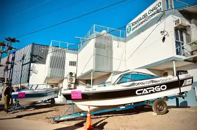 Dos lanchas de rescate estaban tiradas en un galpón: cómo las encontraron