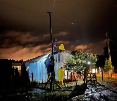 Volvieron a sus casas, pero ahora preocupa lo que baja desde Brasil: el río que miran de cerca en Misiones
