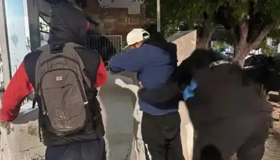 Entraron a una casa en Madryn y se llevaban un lavamanos: lo que encontraron adentro los complicó a todos