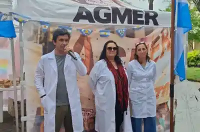 Los docentes de Gualeguaychú instalan su escuela en la plaza: qué reclamarán frente a la Municipalidad