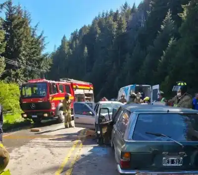 Ruta 40 cortada: cinco trasladados al hospital tras un impacto de frente en Melgarejo