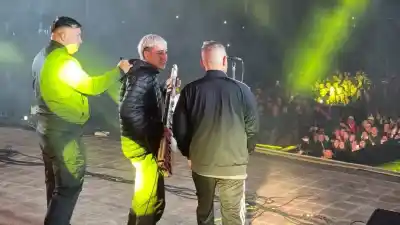 El cartel que armó su mamá lo llevó al escenario: el sanjuanino que terminó tocando con Pablito Lescano