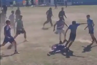 Una liga cordobesa terminó con dos jugadores en el hospital: qué pasó en la cancha