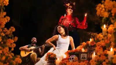 Paraná: el altar colectivo que se arma en la víspera del Día de Muertos