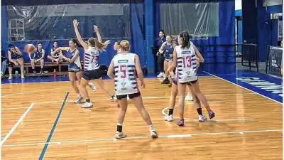 Una diferencia de 98 puntos en el básquet femenino de Santa Fe: el partido que no tuvo historia