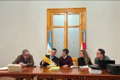 Grietas, pisos clausurados y una obra de 365 días: qué pasa dentro del edificio del IAFAS en Paraná