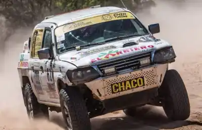 El chaqueño que armó su propia camioneta y volvió del rally con un podio inesperado