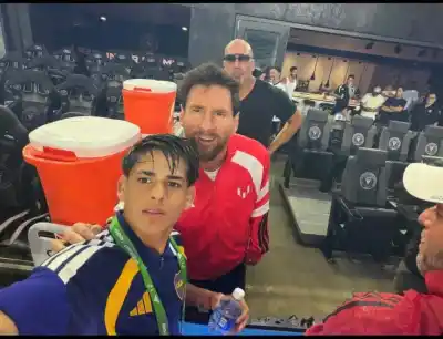 El pibe de Posadas que la rompió en la Messi Cup y jugó con Messi de cerca