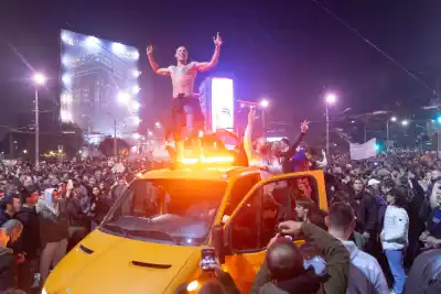 El movimiento estudiantil que tumbó a un presidente y ahora maneja Serbia: quién lo lidera