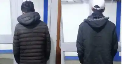 Lo descubrieron en el patio, escapó y dejó algo tirado: a 70 metros lo esperaba otro