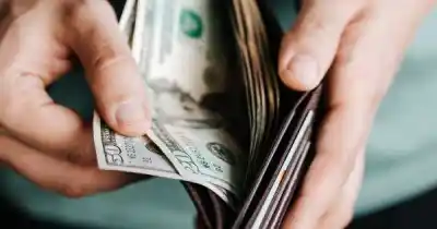 El dólar subió $10 y el blue quedó a un paso de un número redondo