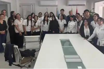 Casa por casa en el barrio Libertad: qué van a buscar los 70 universitarios que salen este martes