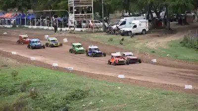 Un piloto de Perico se coronó antes de tiempo y otro ganó desde el fondo de la grilla
