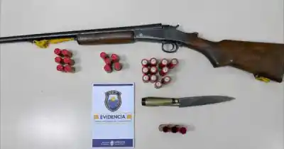 Vecinos oyeron detonaciones en Rivadavia y la Policía terminó reduciendo a un hombre armado