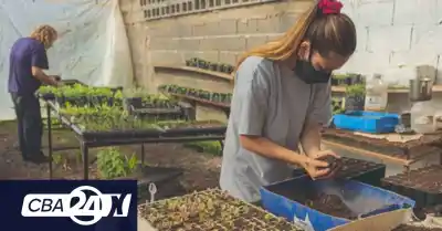 La cosmética que nació en los barrios cordobeses llega a la Legislatura