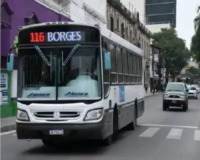 El boleto de colectivos vuelve al Concejo y desde un partido opositor salieron con los tapones de punta